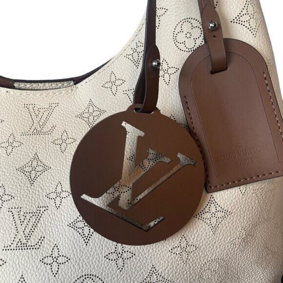 Authentic Louis Vuitton Monogram Carmel Hobo Mahina Leather Shoulder Tote Bag - Picture 5 of 11